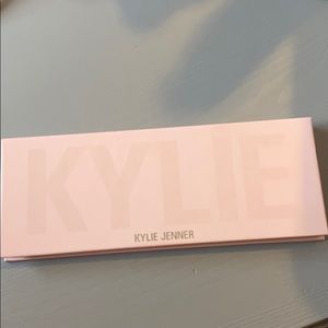 Kylie Jenner eyeshadow palette